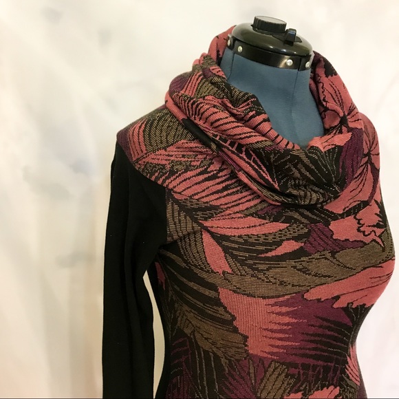 Tops - 🌸2/$30🌸 Kollontai Sweater w/ Leaf Floral Pattern